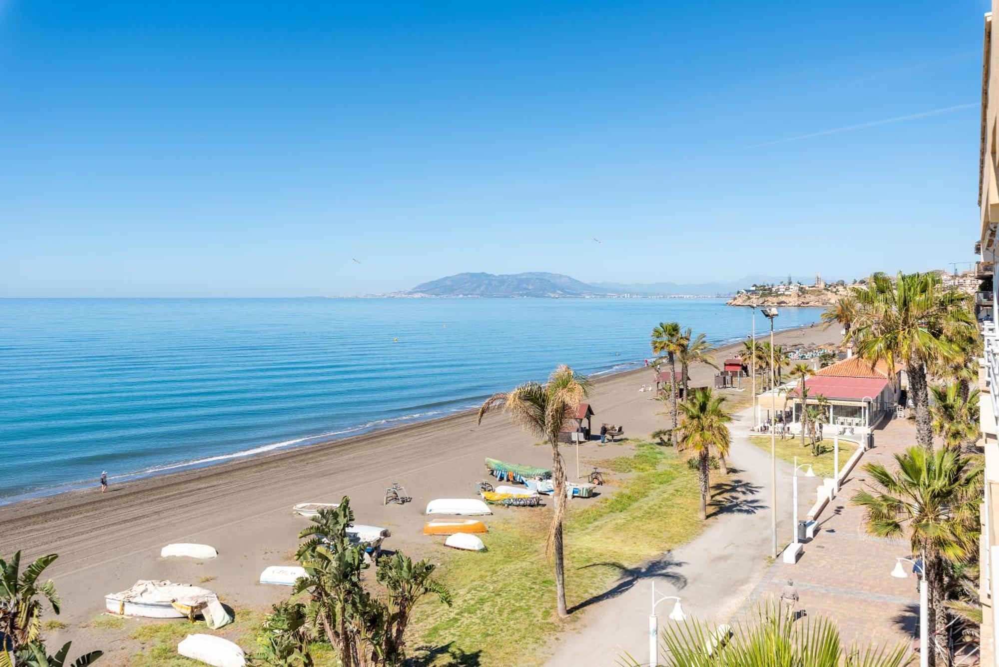 Wintowinrentals 1ª Linea De Playa, Parking Y Wifi Rincón de la Victoria Buitenkant foto